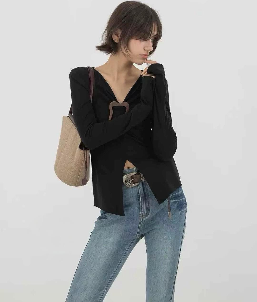 Rogue Knot Detail Top- Black